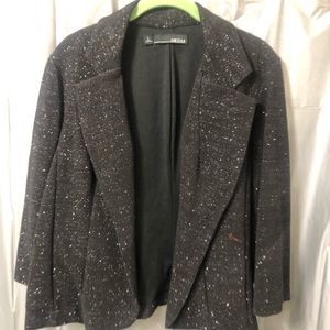 Beautiful lined evening jacket. Pictures are not picking up the sparkle.